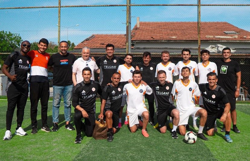 Antalyaspor Teknik Direktörü Emre Belözoğlu’ndan Öğrencilere Sürpriz (4)