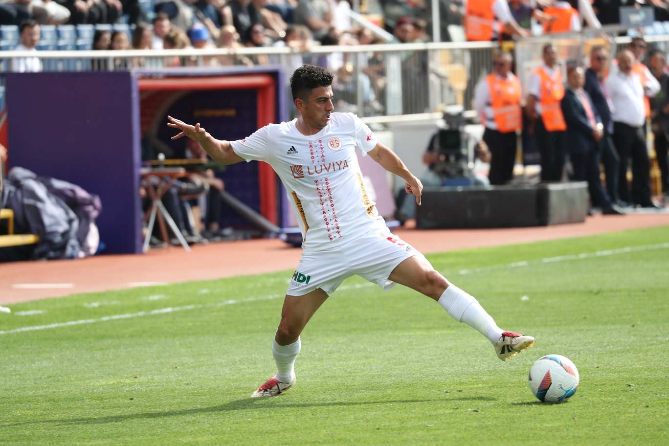 Antalyaspor’un Kabusu Bitti! Belözoğlu’ndan Genç Hamle (12)