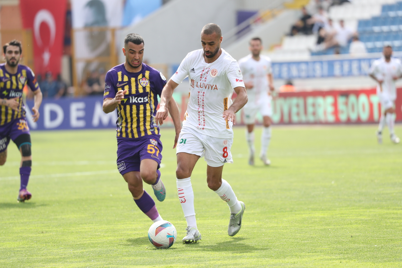 Antalyaspor’un Kabusu Bitti! Belözoğlu’ndan Genç Hamle (15)