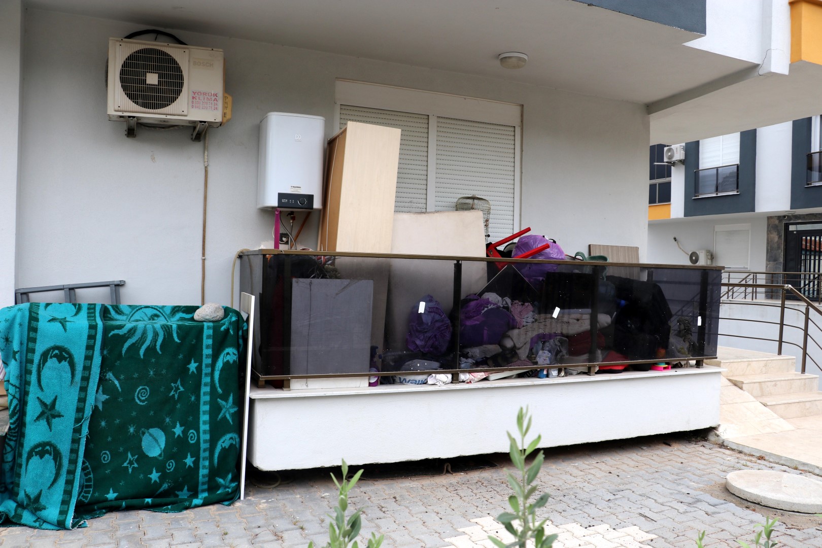 Apartmanda Kopek Besleme Krizi Komsular 727663 215031 (Large)