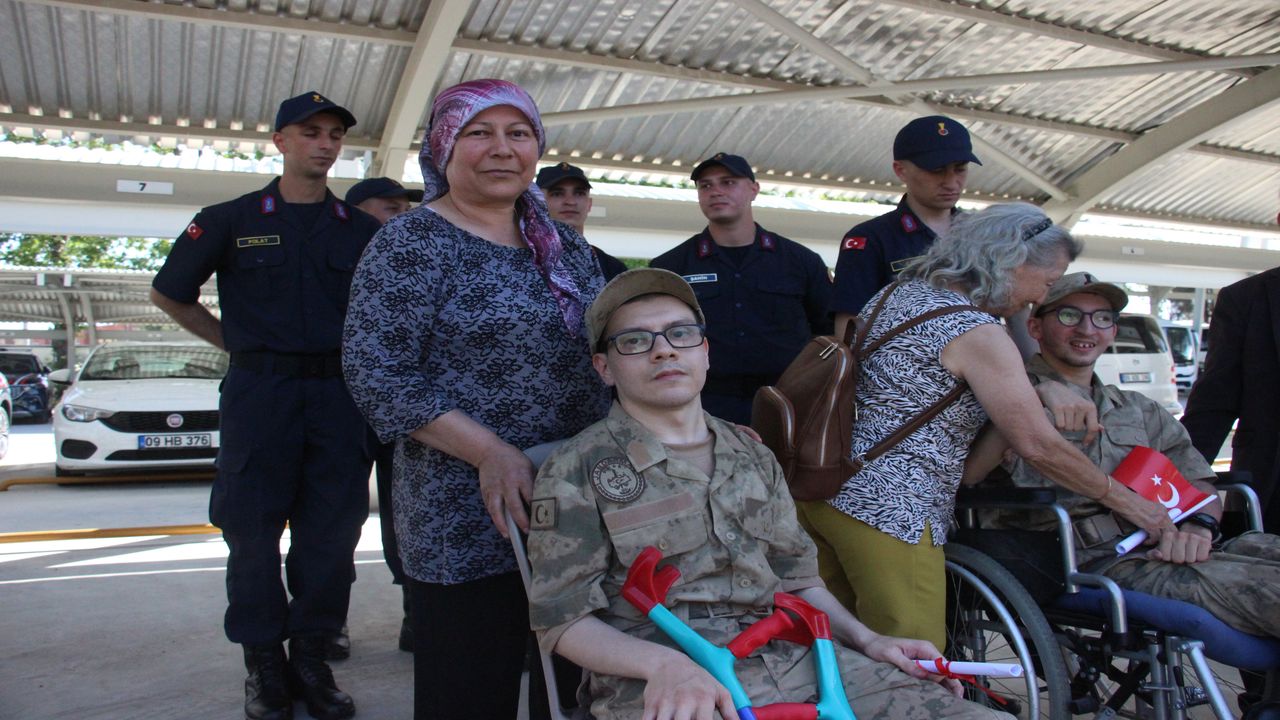 Aydinda Ozel Bireylere Temsili Askerlik (4)