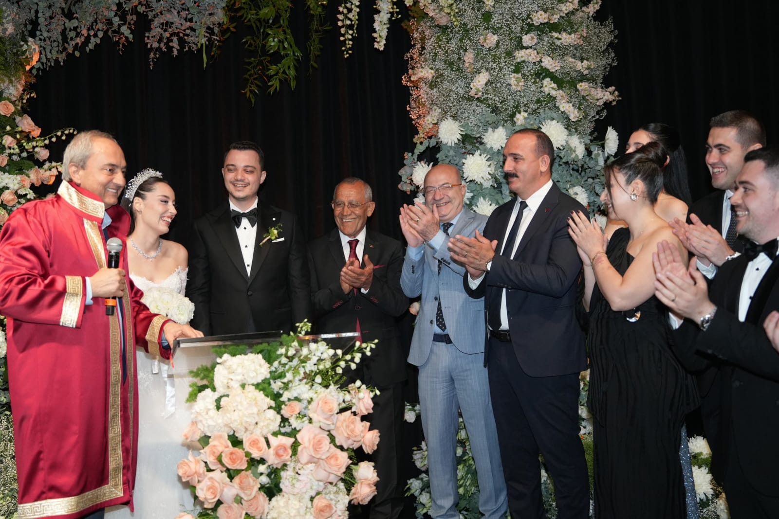 Başkan Düğünde (2)