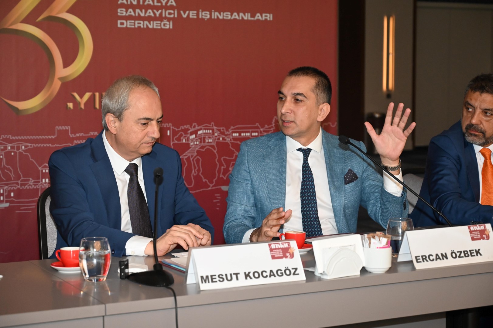 Baskan Kocagoz Ansiadin Konugu 700846 207498 (Large)
