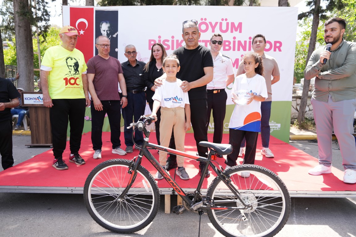Başkan Kotan Konyaaltililar İle Bi̇si̇klet Sürdü (2)