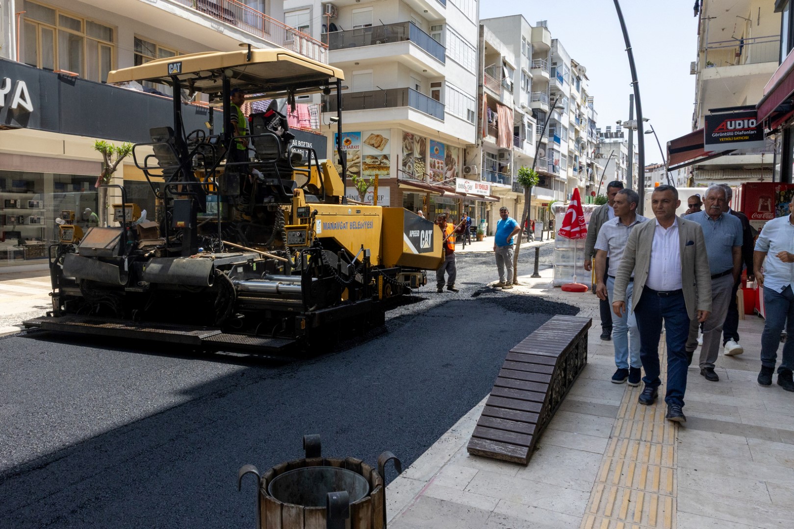 Başkan Niyazi Nefi Kara Çalışmaları Yerinde Inceledi, Esnafla Buluştu (5) (Large)