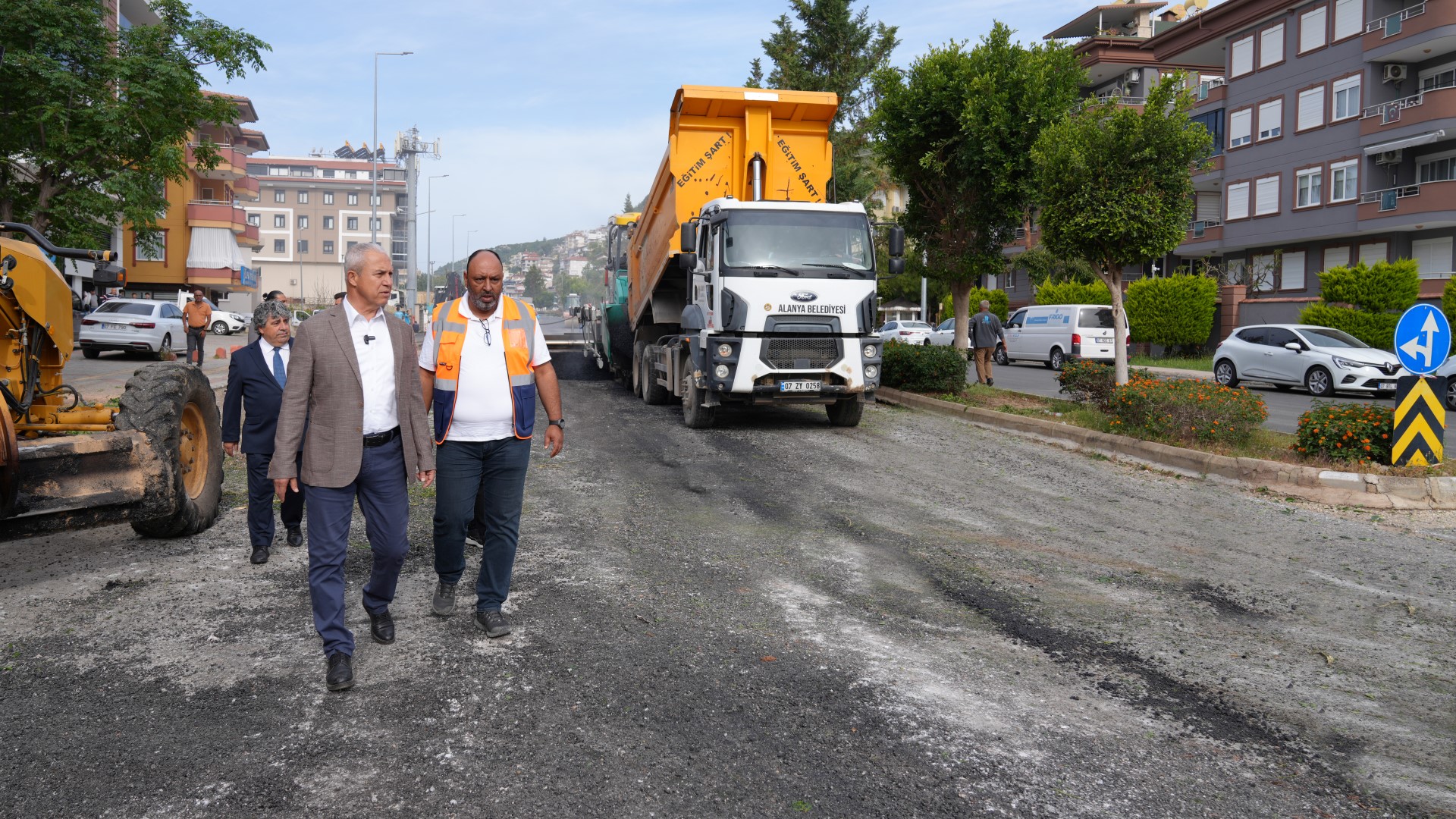 Başkan Özçelik “Sözümüzü Tuttuk, 3 Bin 800 Metrelik Yolu Asfalta Buluşturduk” (2) (Large)