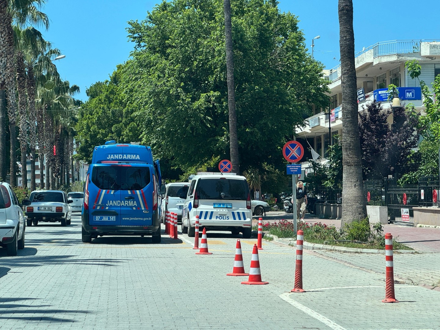 Başkasının Kimliğini Kullanan Sürücü, 3 Düzensiz Göçmenle Yakalandı (2) (Large)