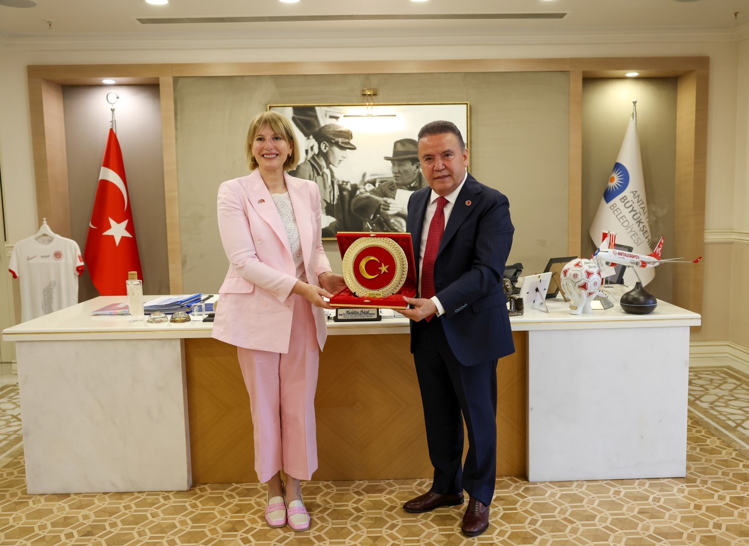 Birleşik Krallık Türkiye Büyükelçisi Ziyaret (8) (Large)