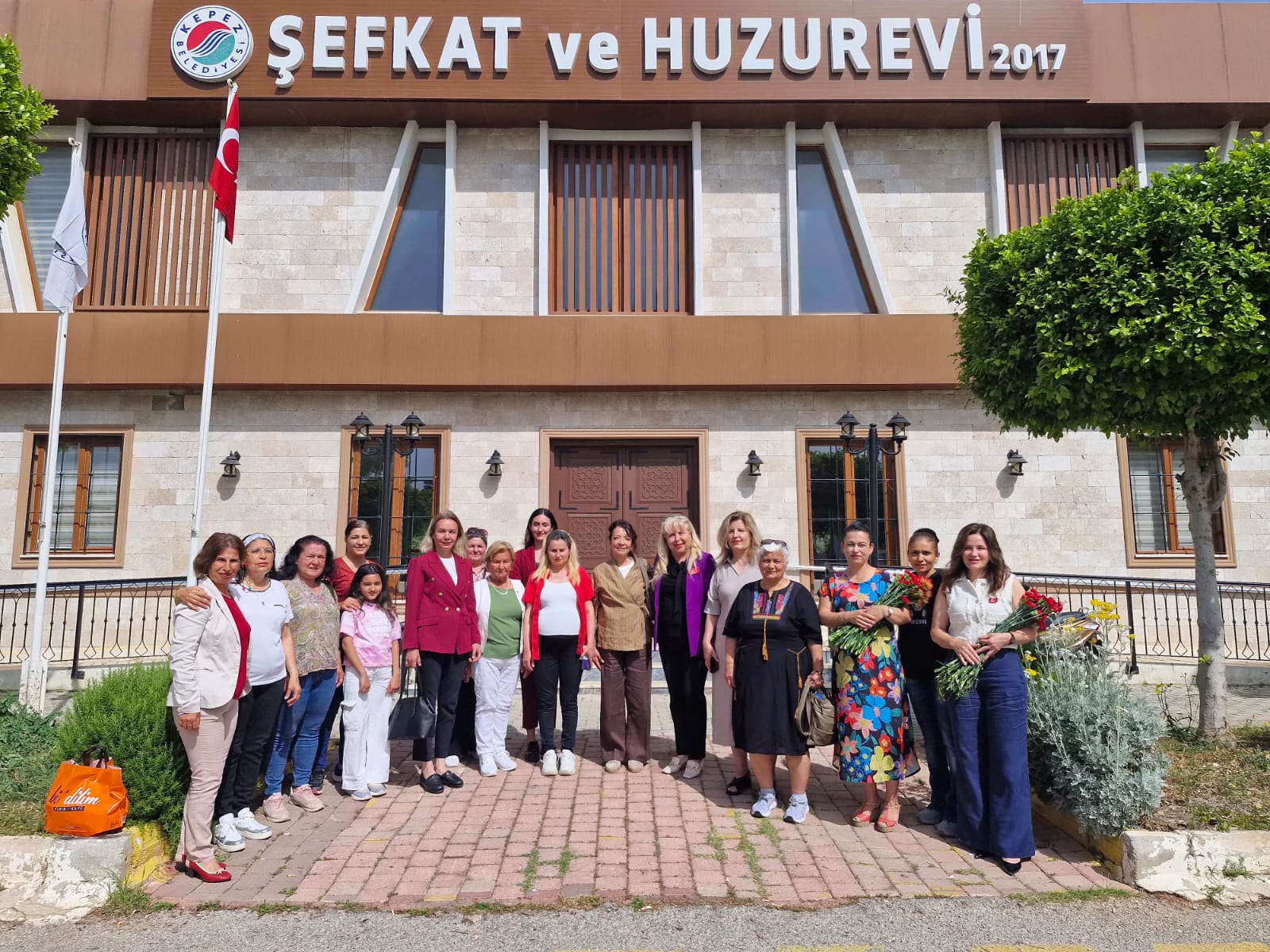 Chp Li Kadınlardan Yaşlıları Ziyaret (2)