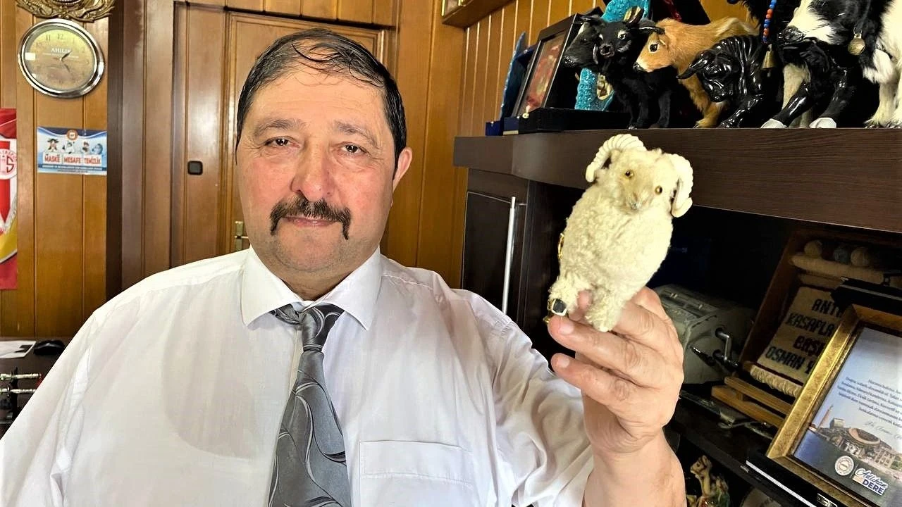 ‘Çırak Yok’ Diyen Başkanın Kendi Çocukları Bakın Ne Iş Yapıyor (1)
