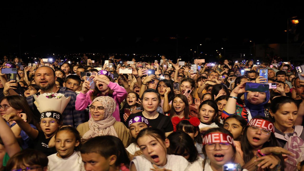 Denizli 19 Mayis Melis Fis (3)
