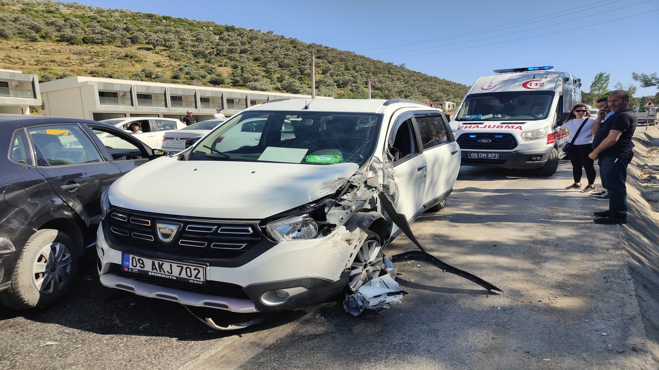Direksiyon Basinda Fenalasti 3 Araca Carpti (2)