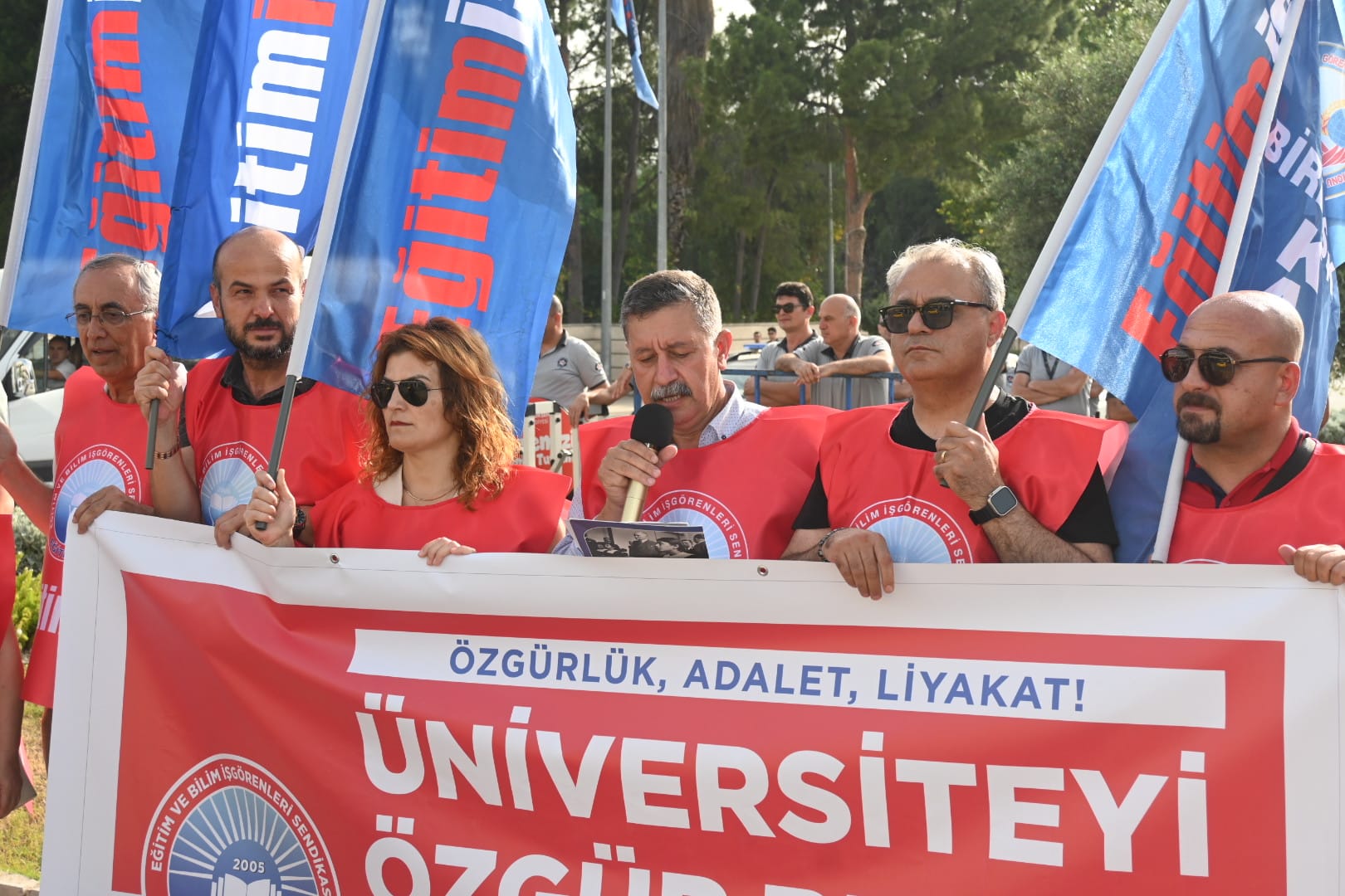 Egitim Is Ozgur Universite (3)