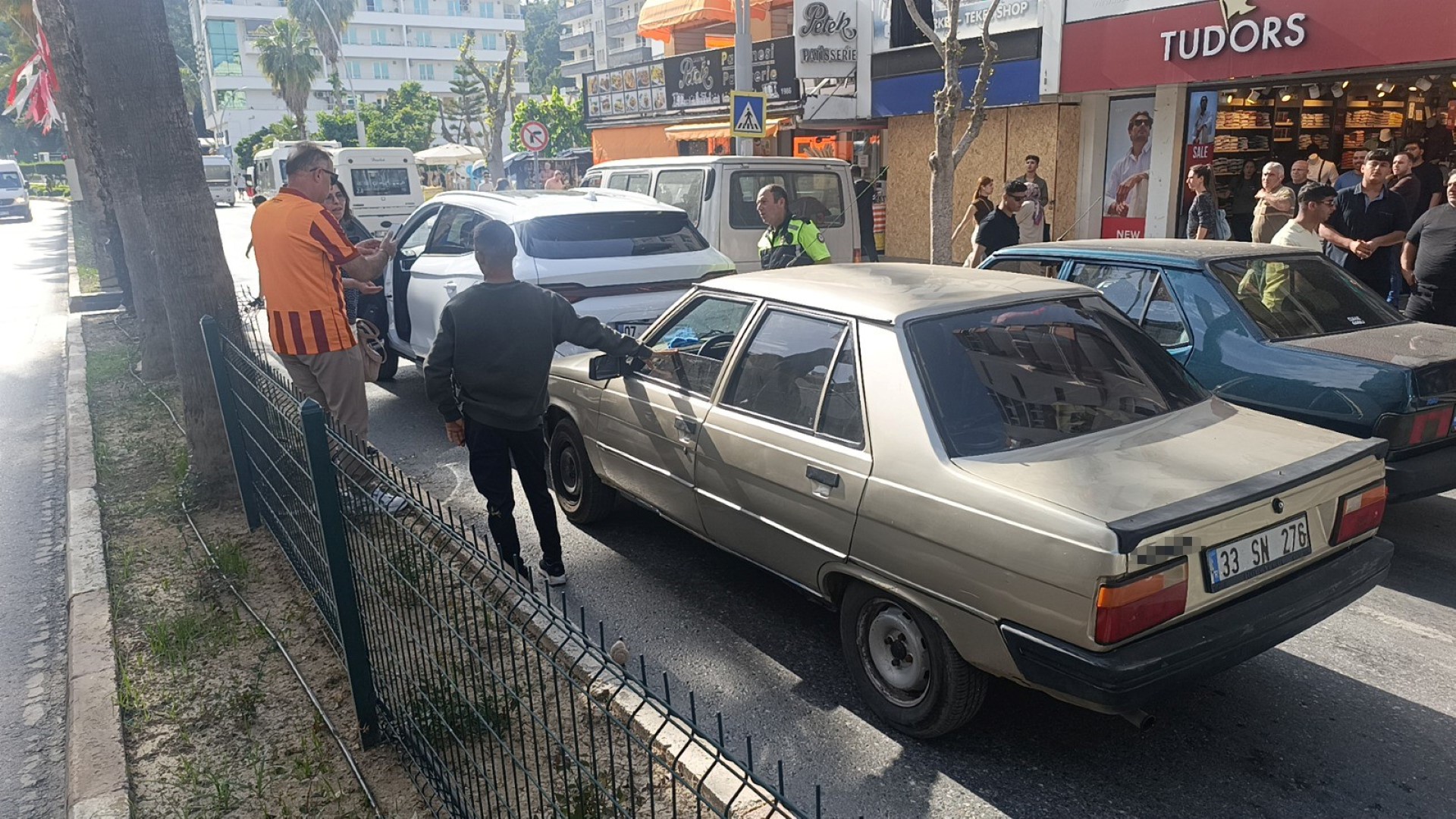 Ehliyetsiz Ve Alkollü Sürücü Araç Sahiplerini Çileden Çıkardı (2) (Large)