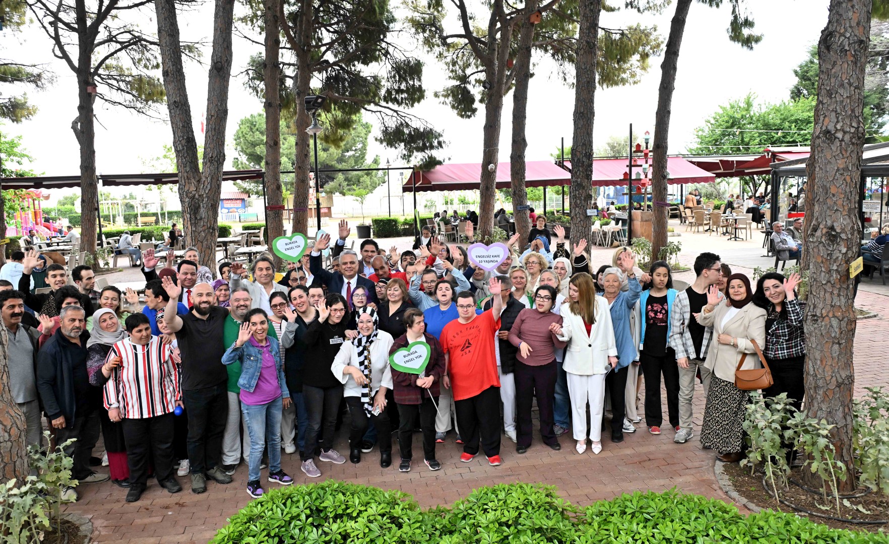 Engelsi̇z Kafe 10. Yil Kutlama (1) (Large)
