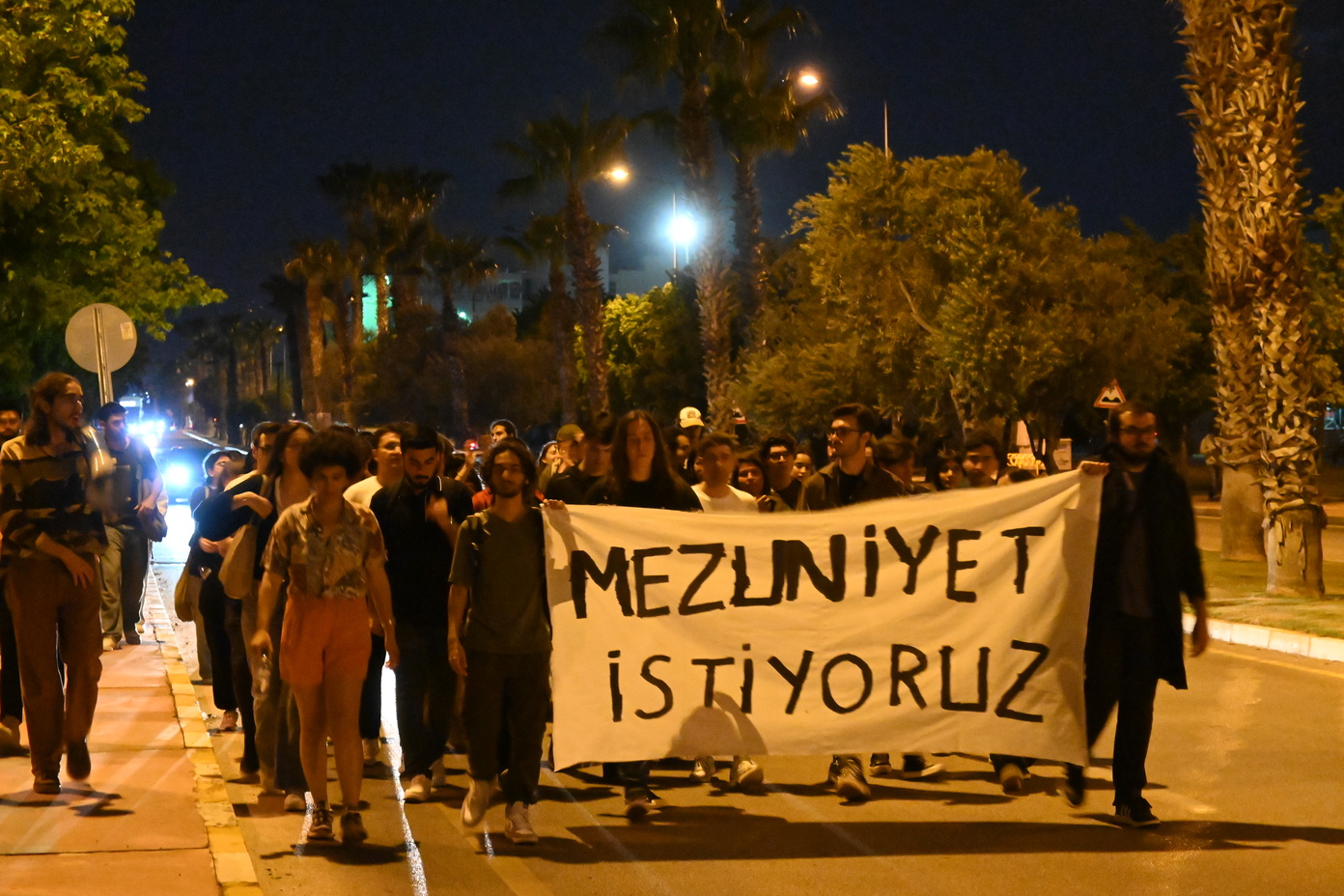 Hayaller Yarim Kaldi Öfke Büyüyor (4)
