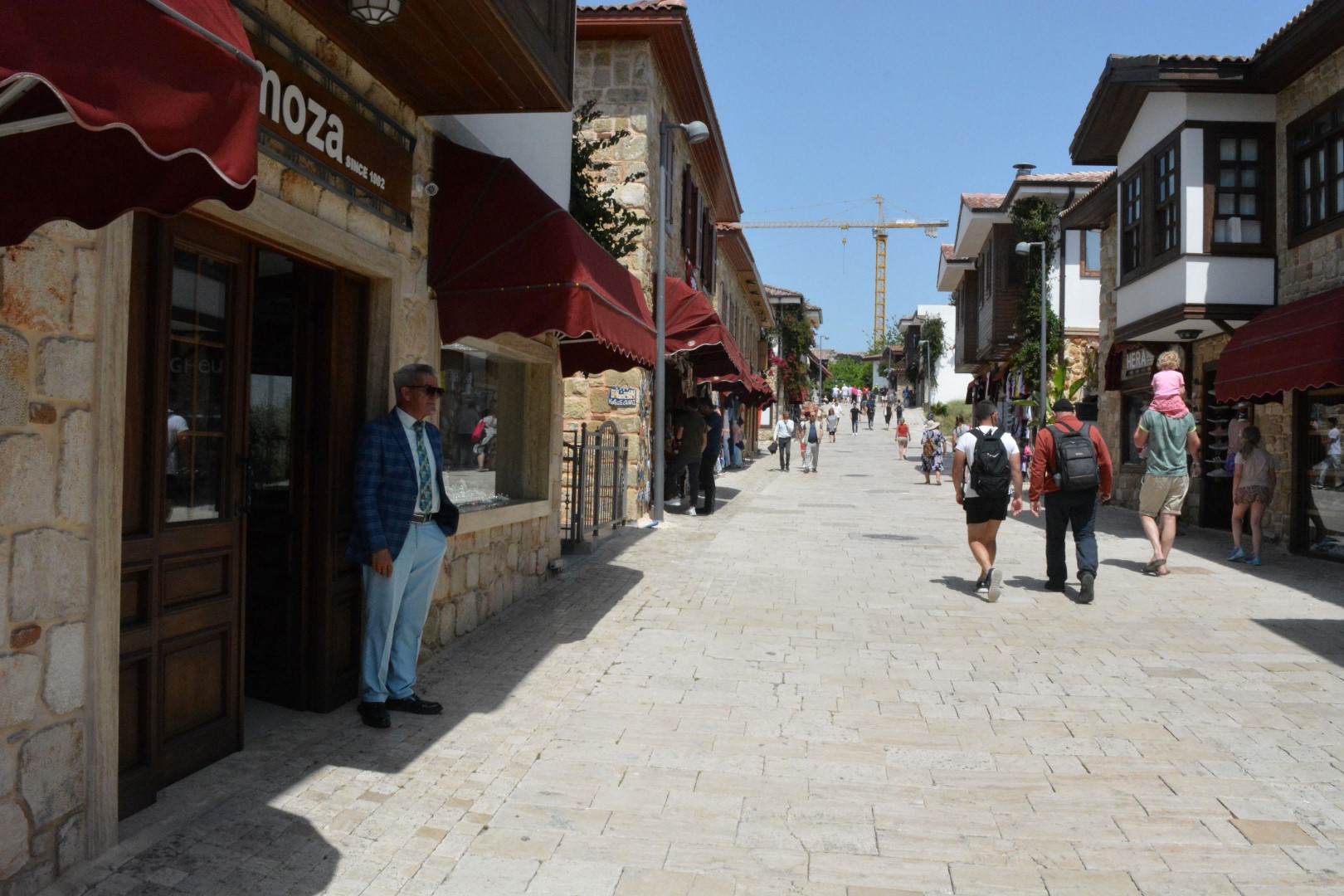 Hic Egitim Almadi Dinleyip Sorular Sora 700939 207524 (Large)