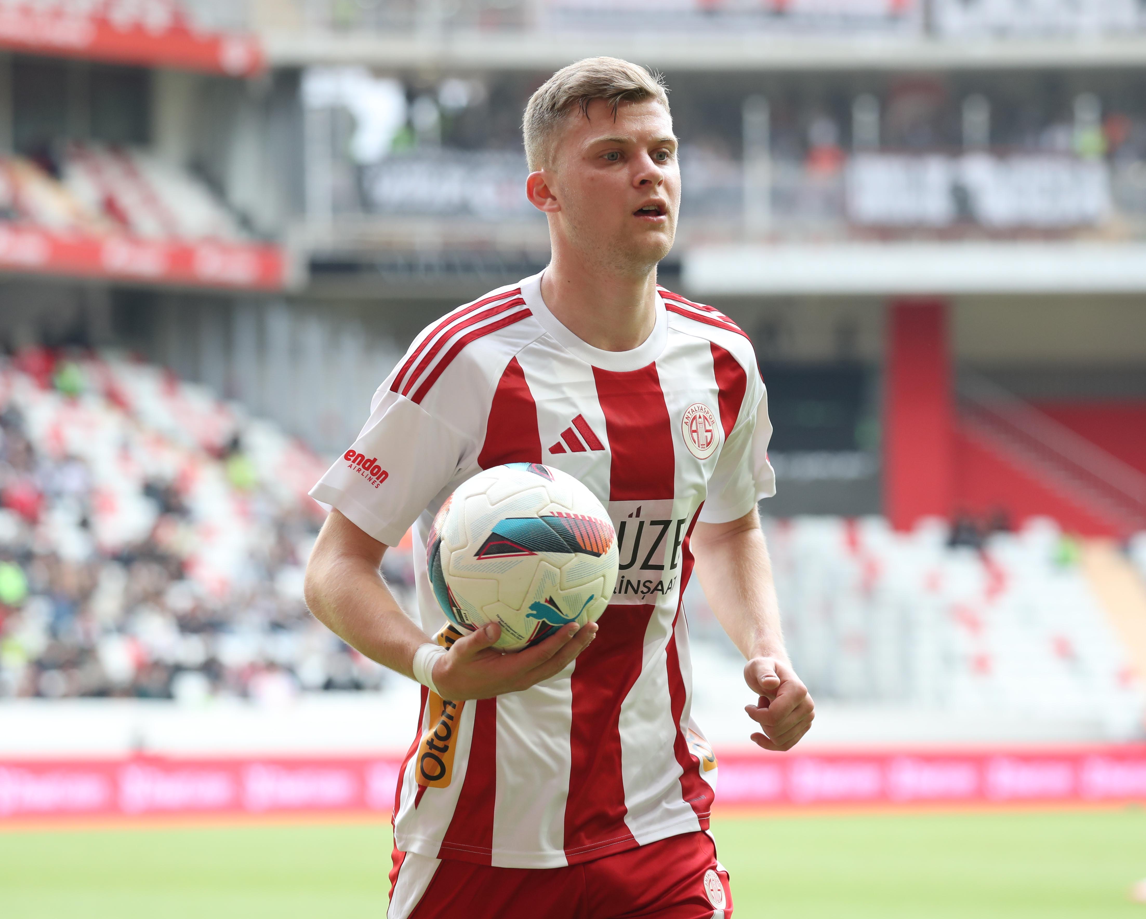 Jakub Kaluzinski (3)