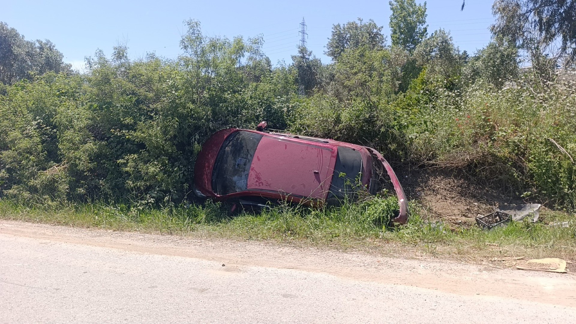 Kazanın Ardından Otomobilini Bırakıp Giden Sürücüye Plakadan Ulaşıldı (2) (Large)