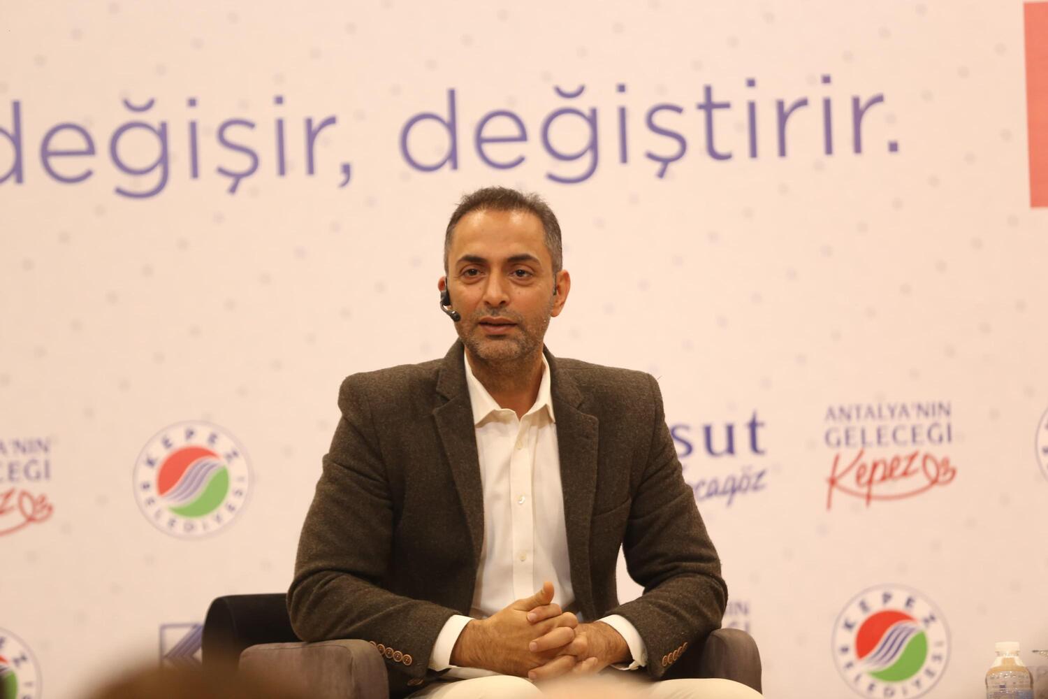 Kepez Kitap Fuarinda Turkiye Nereye Gidiyor Konusuldu 3