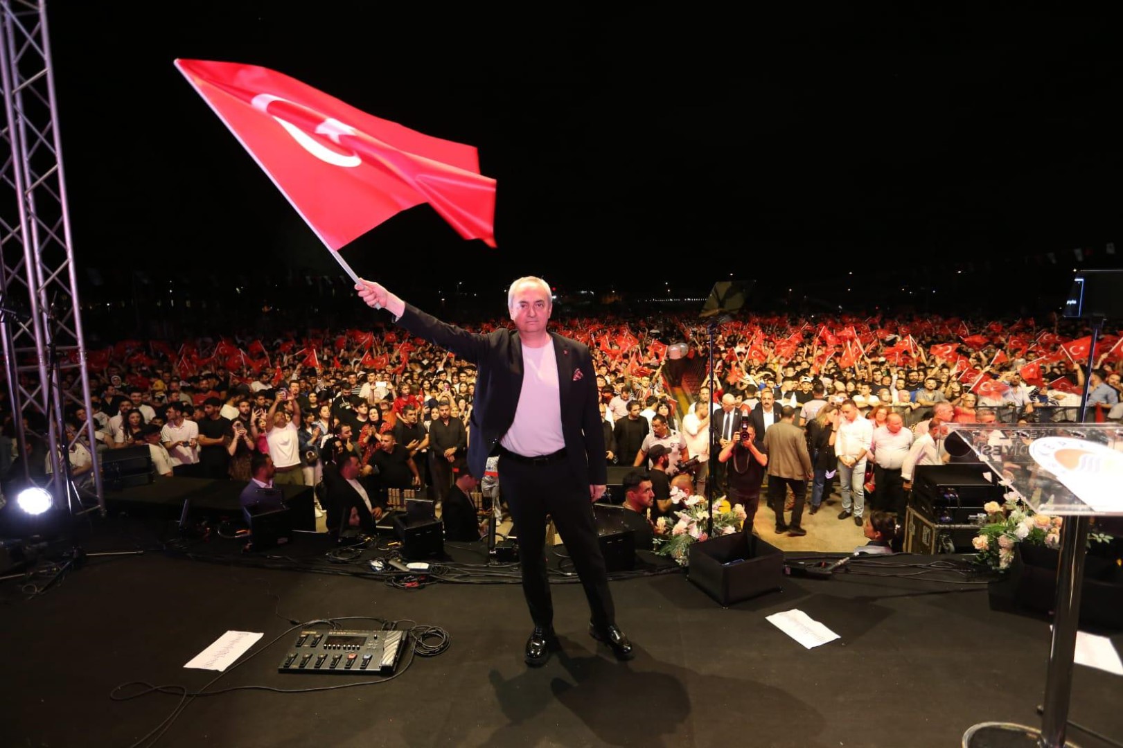 Kepezde 19 Mayis Coskusu Antalya Gazapizm Konseriyle Bayrami Kutladi 3 (Large)