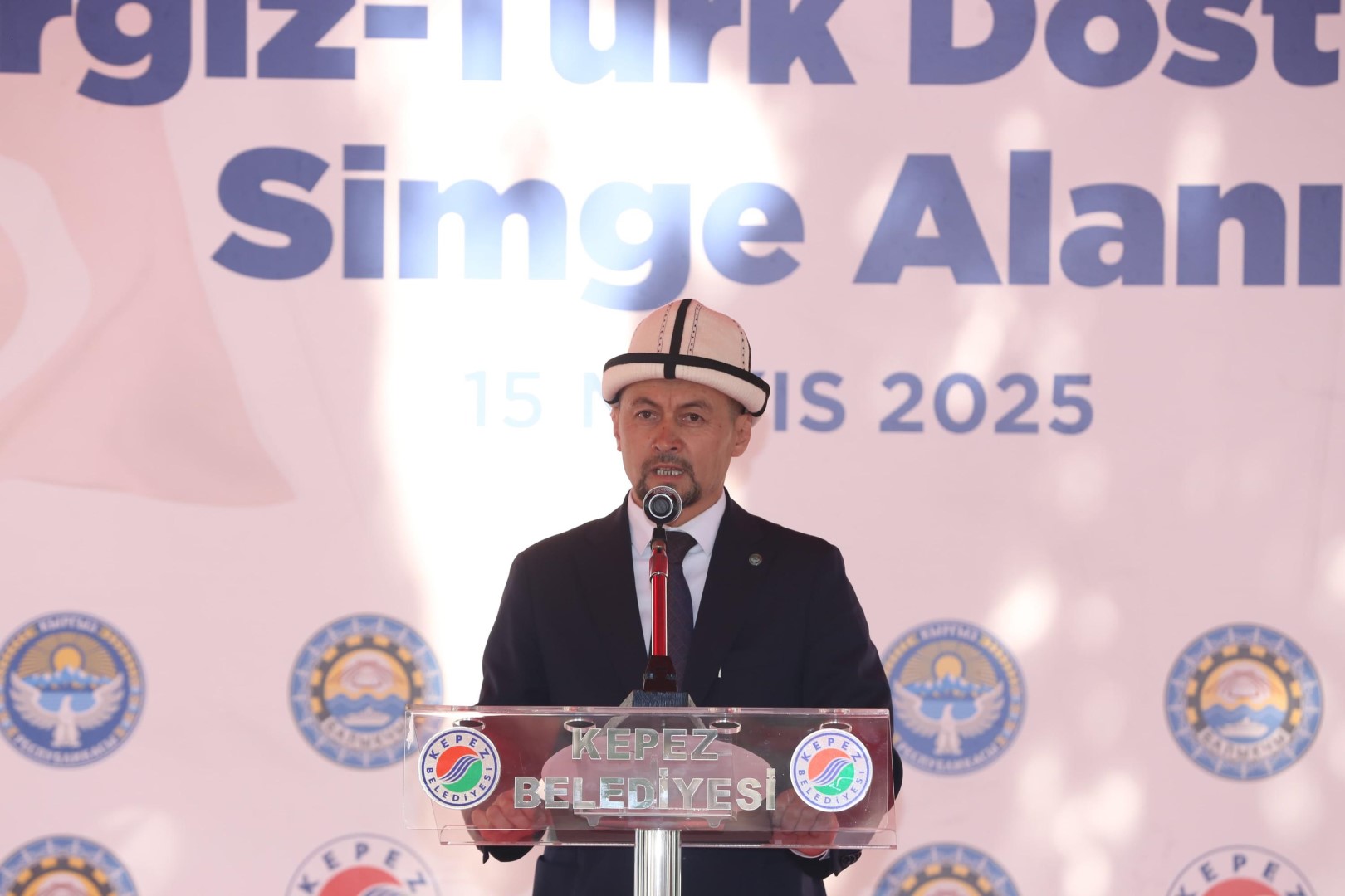 Kepezden Dokumaparka Kirgiz Turk Dostlugu Simge Alani 3 (Large)
