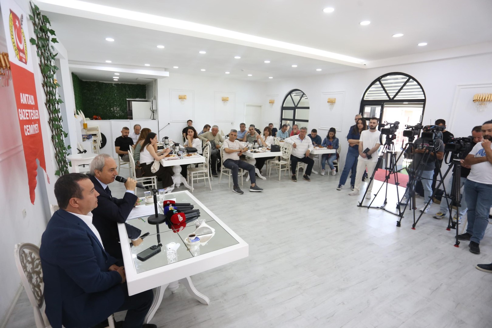 Kocagoz, Borc Oderken Kepezin Gelecegini Planladik 10 (Large)