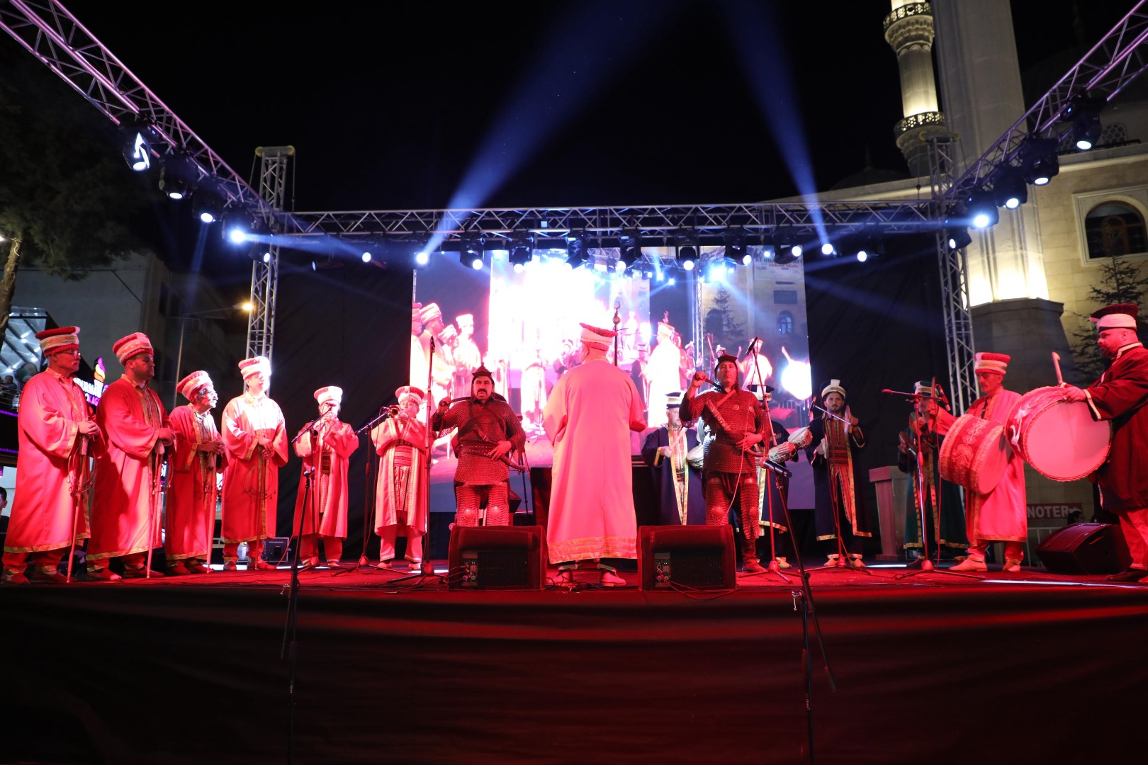 Korkuteli’nde 19 Mayıs Coşkusu Ersin Showla Taçlandı (7) (Large)