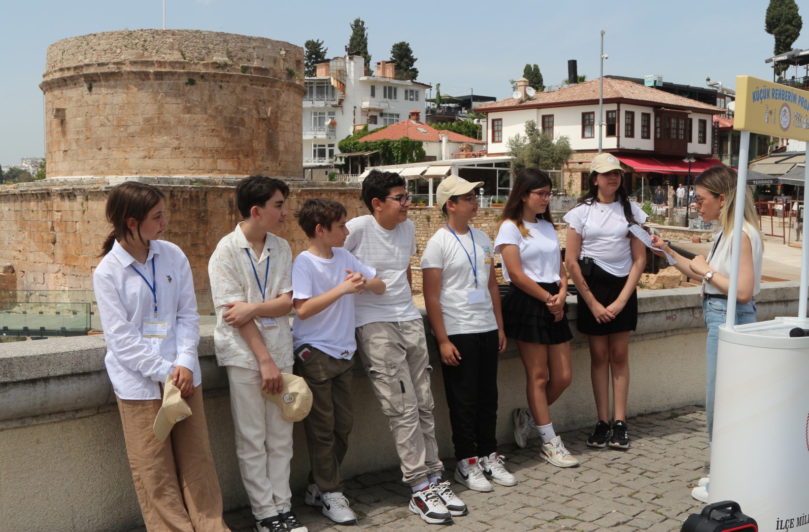 Kucuk Rehberler Turizm Sehri Antalyayi 707883 209434 (Large)