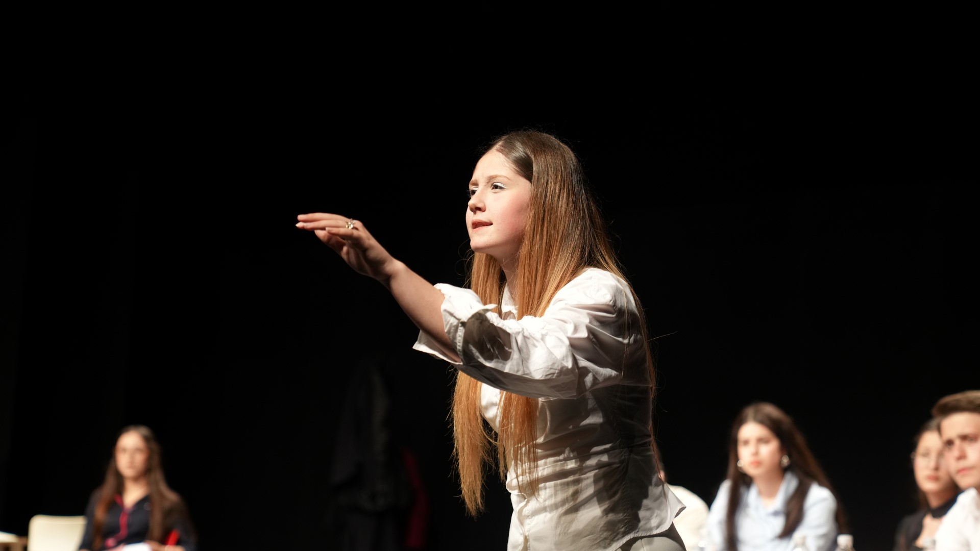 Liselerarası Tiyatro Festivali’nde “Jüri” Ayakta Alkışlandı (5) (Large)