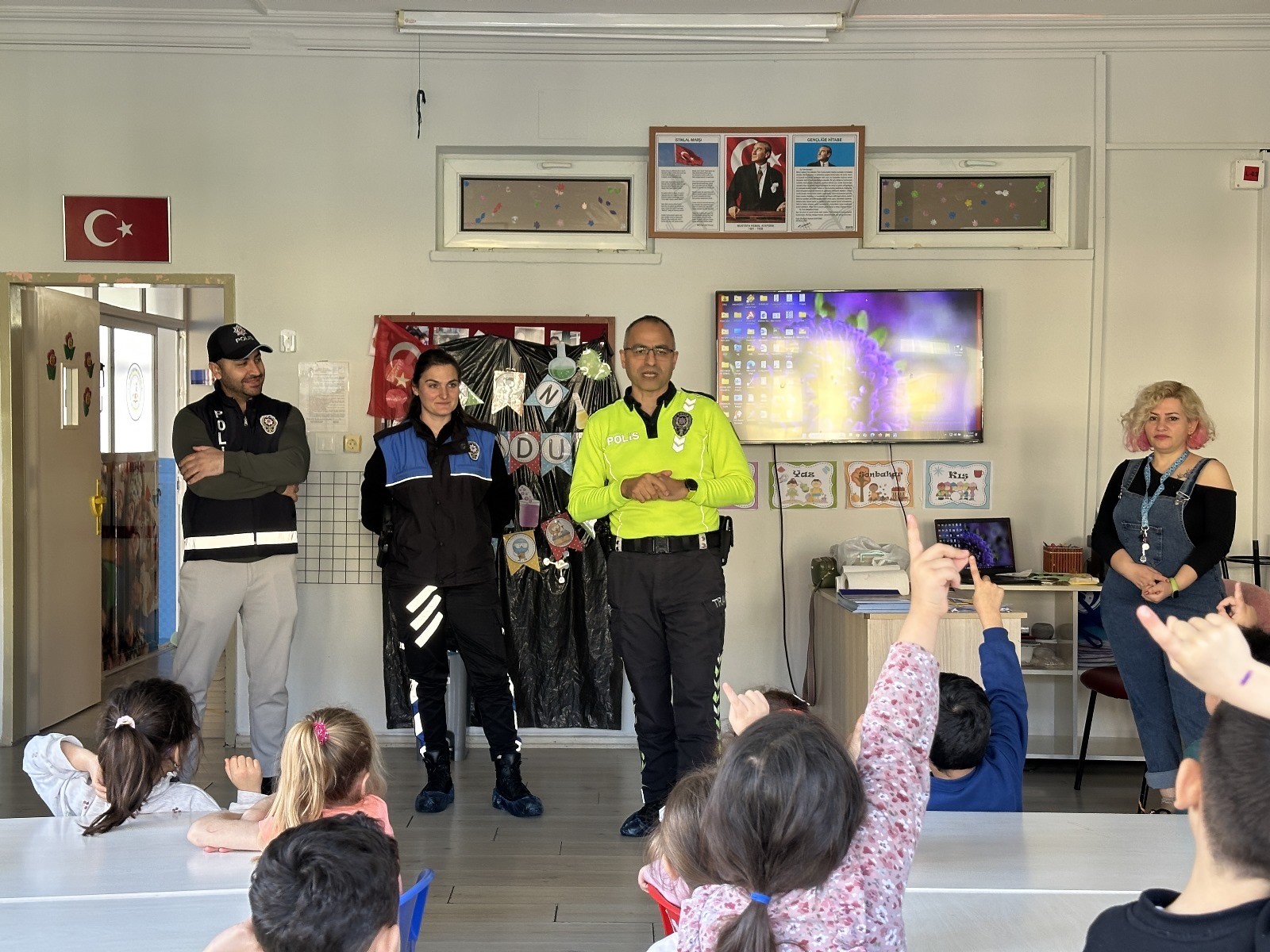 Minikler Polis (2)