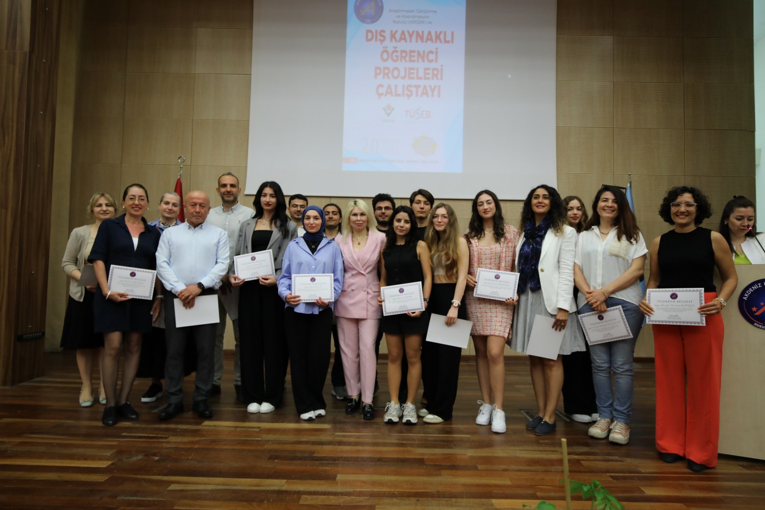 Öğrencilerin Proje Başarısı Ödüllendirildi (5)