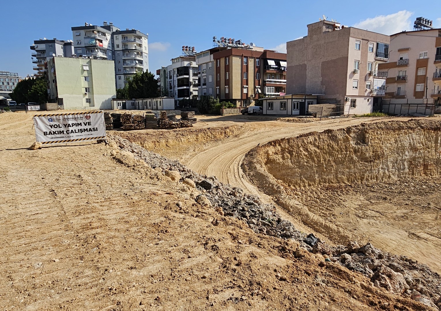 Selanik Gocmenlerinden Mezarliktan Yol 709365 209909 (Large)