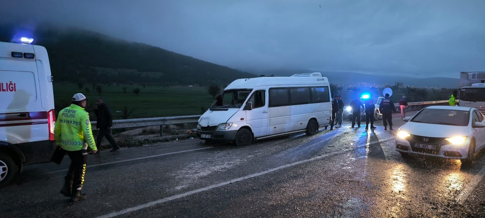 Traffikk Kazası (2)