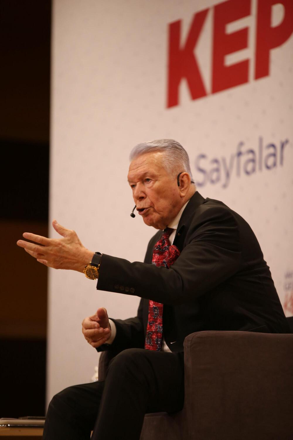 Ugur Dundar, Kepez Kitap Fuarinda Basin Ozgurlugunu Anlatti 5