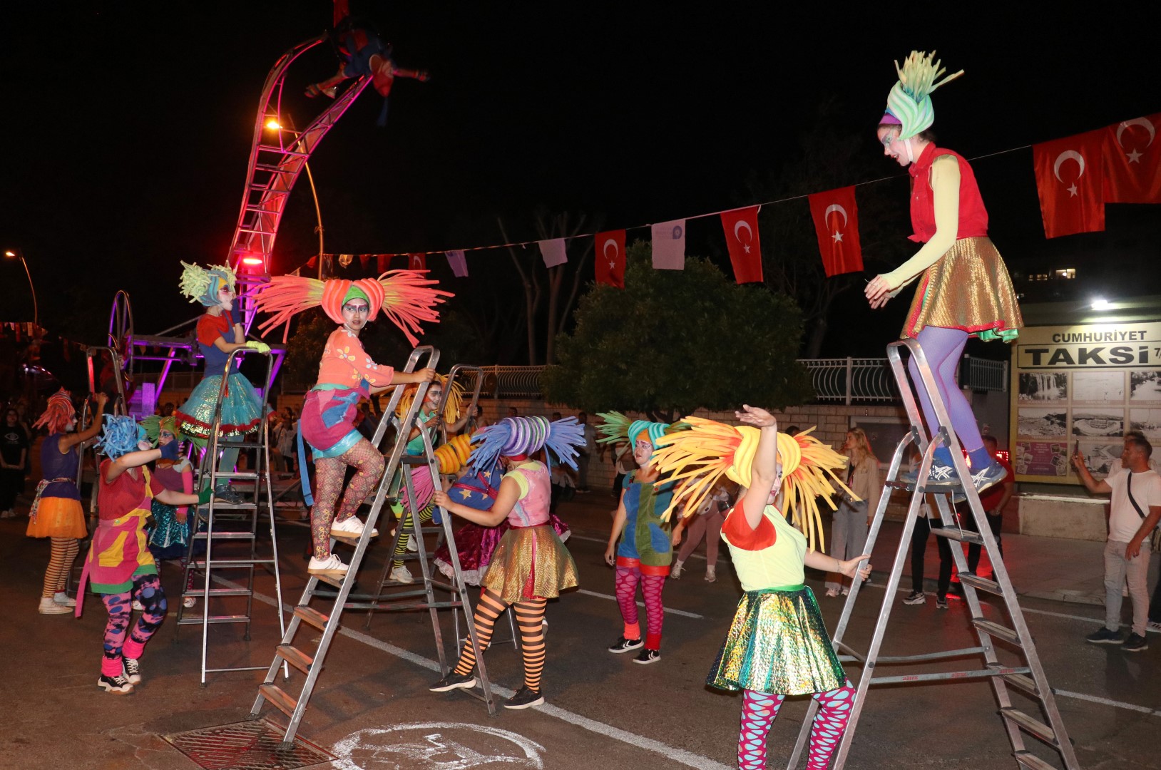 Uluslararasi Tiyatro Festivali Basladi 717208 212137 (Large)
