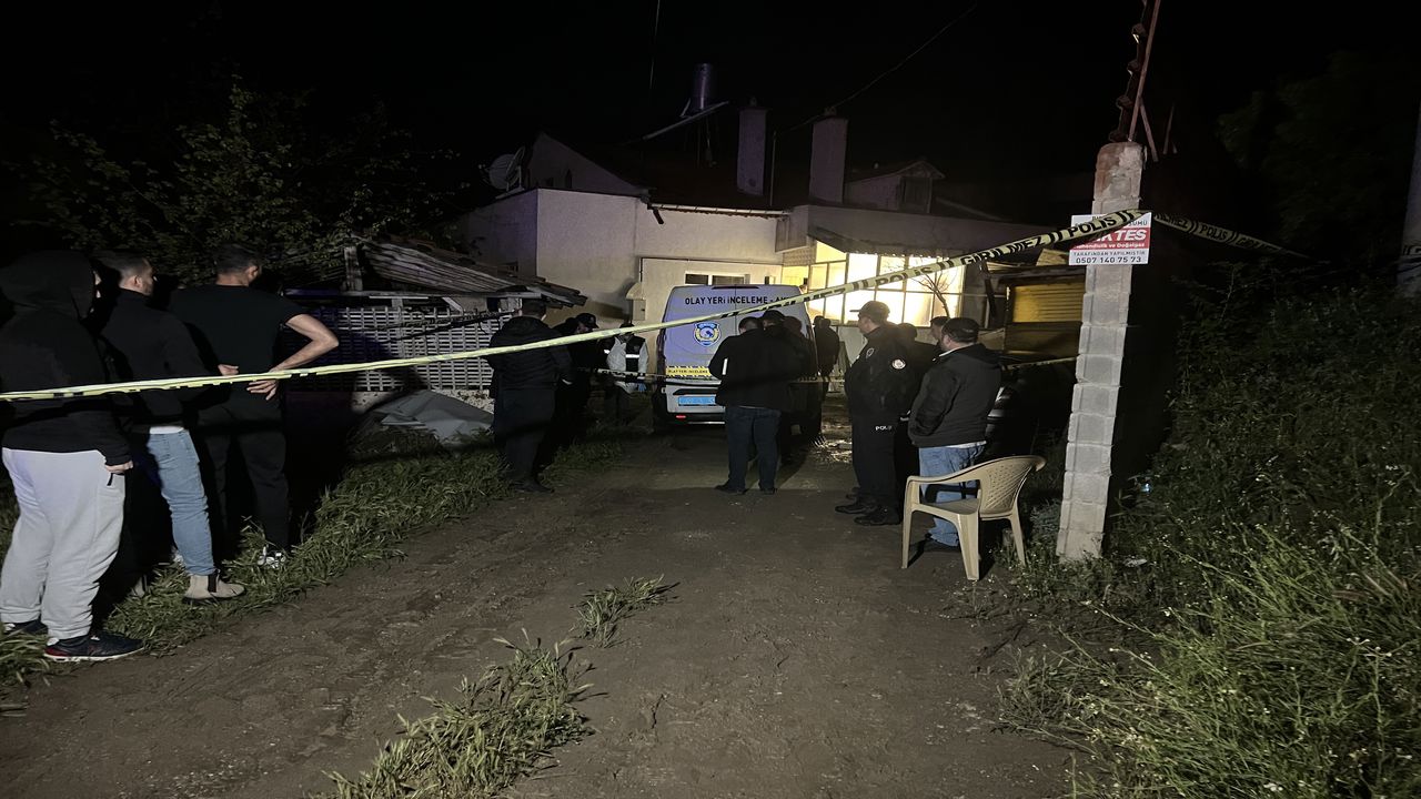 Yasli Cift Yanginda Hayatini Kaybetti (1)