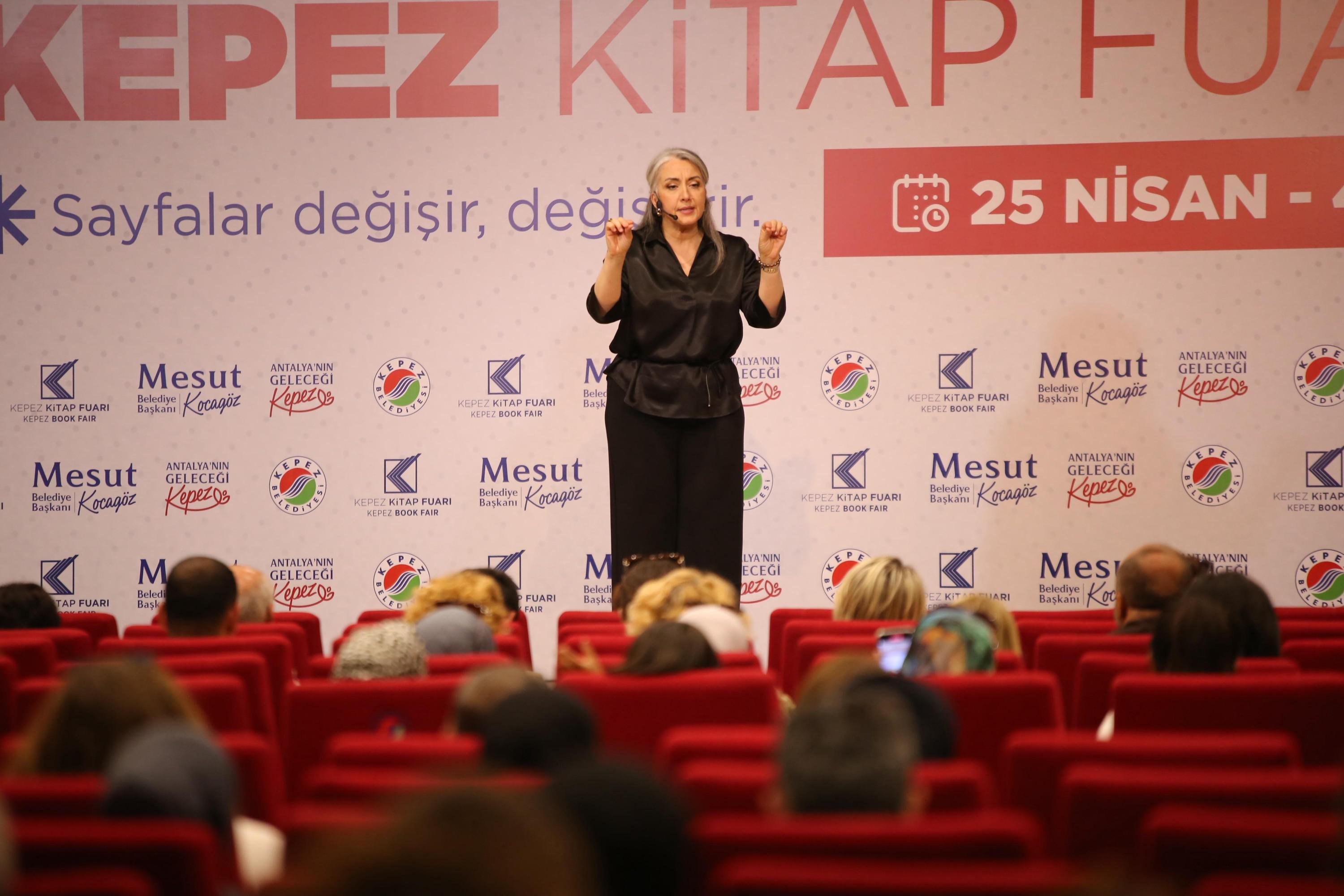 Yazar Saadet Sen, Kepez Kitap Fuarinda 6