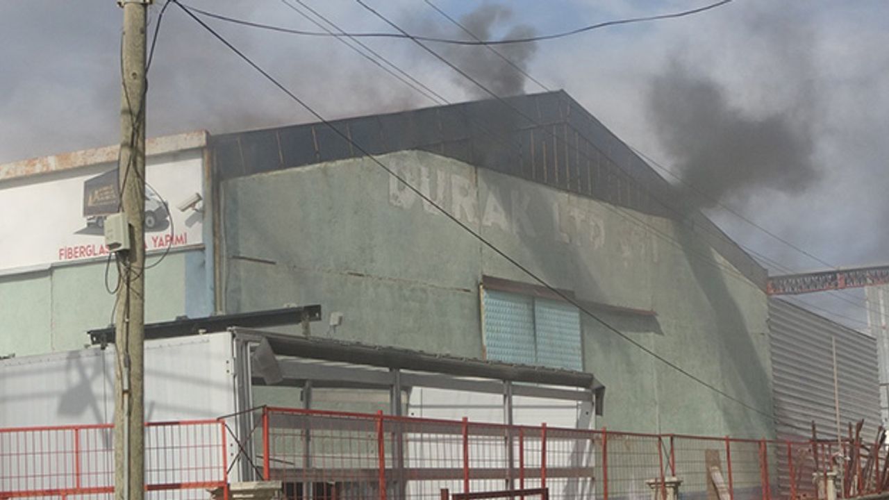 Manavgat'ta iş yeri yangını korkuttu