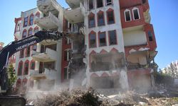 Antalya’da uyuşturucu binaları tek tek yıkılıyor