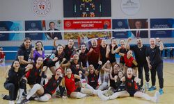 Manavgat voleybolda yarı finalde