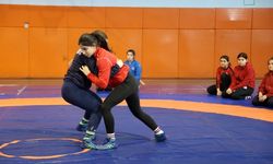 Güreşçi kadınlar göz korkuttu… Kozanlı kadınların antrenmanları heyecanlandırdı