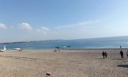 Antalya Konyaaltı sahili boş kaldı