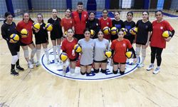 Kepez voleybolda göz dolduruyor