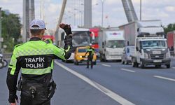 Adana'da polislerden sürücülere uyarı