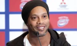 Ronaldinho kiminle evli, eşi kim, boşandı mı, kaç çocuğu var?