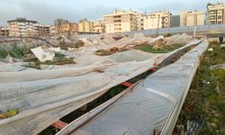 Antalya felaketi yaşadı…. 6 yaralı, 1000 dönüm serada zarar