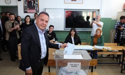 Antalya Büyükşehir Belediye Başkan adayı Muhittin Böcek nerede oy kullandı?