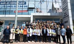 Başkan Böcek’ten Tıp Bayram’ında sağlık çalışanlarına ziyaret
