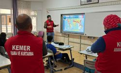 Kemer’deki okullarda deprem konuşuldu